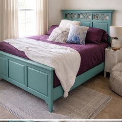 Cindy Crawford Turquoise bed frame & queen mattress