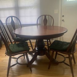 Round Table With Four Chairs
