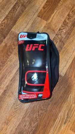 UFC 16oz Muay Thai Gloves