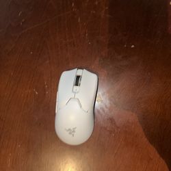 Razer Viper V2 Pro Wireless Mouse + Dongle – FOR PARTS / REPAIR (Sensor Issue)