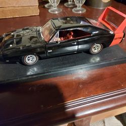 AMERICAN MUSCLE 1969 CHARGER DAYTONA BLACK IN SCALE 1:18