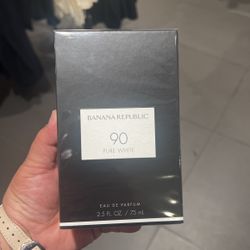 Banana Republic 90 Pure White Unisex