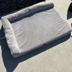 Dog Bed, Good Condition!
