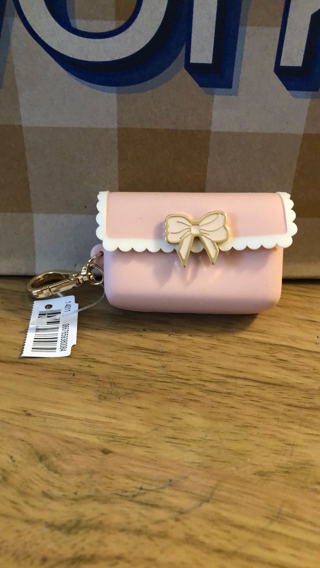 Pink Bow With White Scallops Case Hand Gel Sanitizer Holder…From Bath And Body Works…Read Description