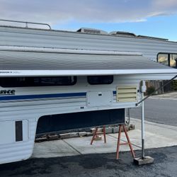 1998 Lance Cab Camper For 8 Ft. Bed Truck