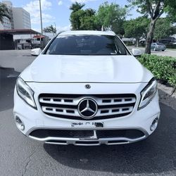 2020 MERCEDES-BENZ GLA 250