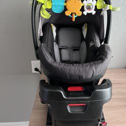 Infant And Toddler Car Seat With Base.