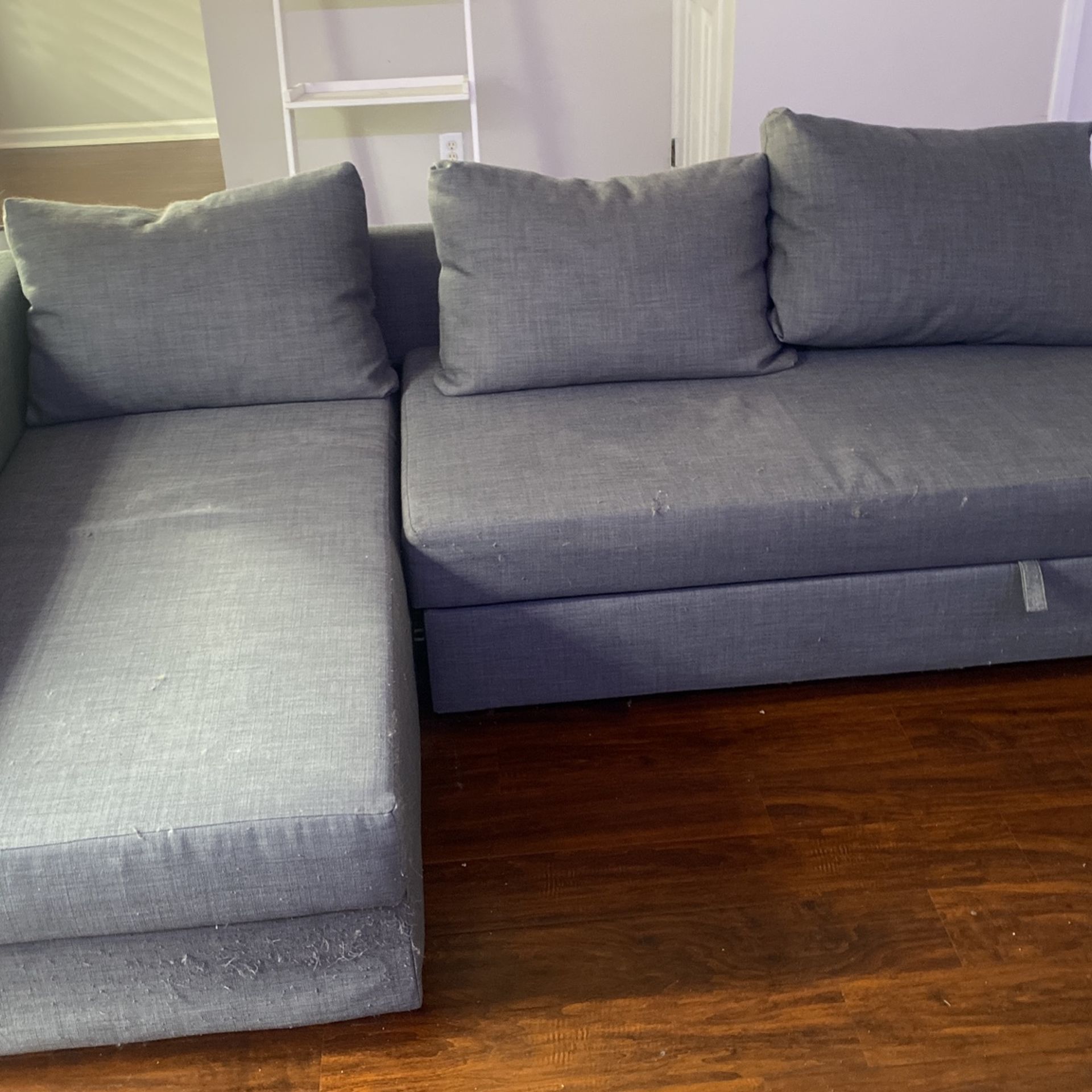 couch that pulls out to a bed