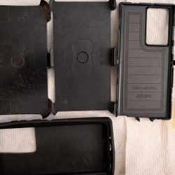 Otter Case Parts About 6 3/4 x 3 + 3 1/4. Do you break part of yours?
East or West