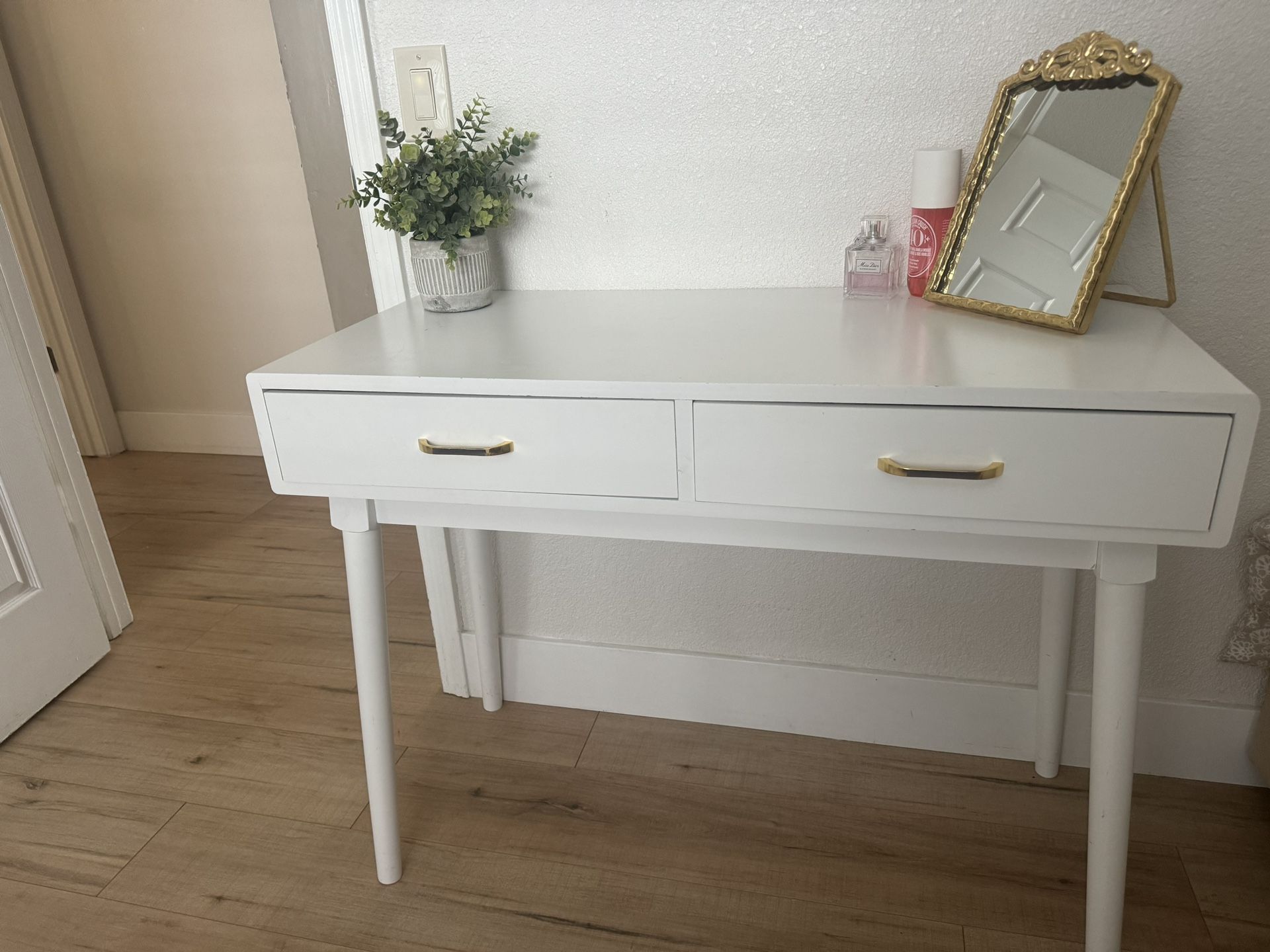 Vanity Desk
