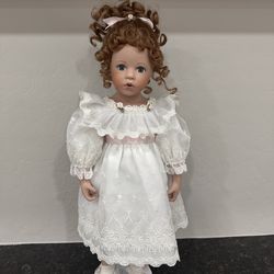 1997 GEORGETOWN COLLECTION THE WEDDING DAY ELIZABETH DOLL SYBILLE SAUER