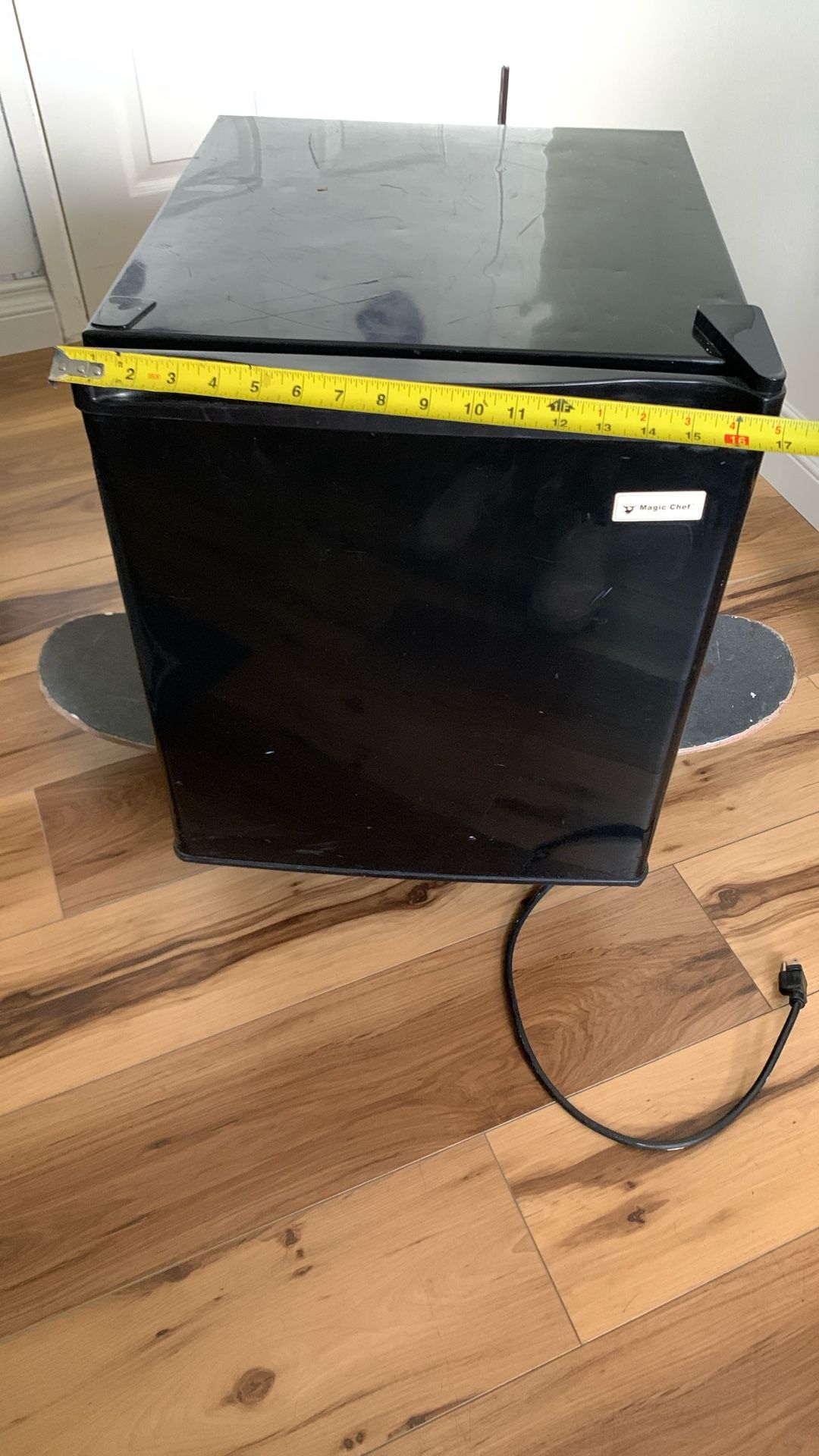 Mini Fridge With Freezer 