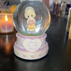 Precious Moments Water globe