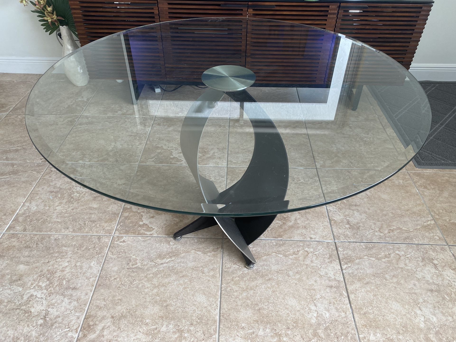 Elite Modern 48” Regatta Round Glass Dinning Table