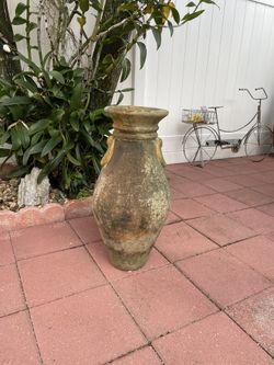 Clay Pot / Planter