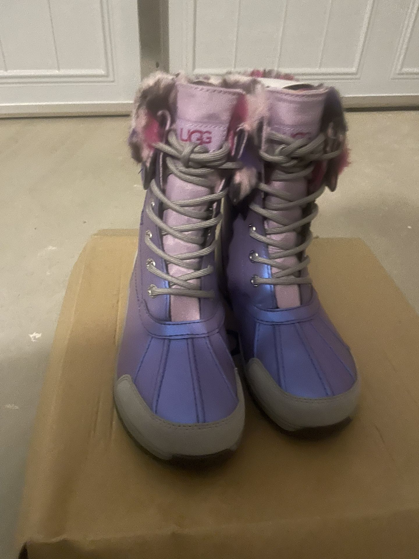 UGG Kids Adirondack Boot
