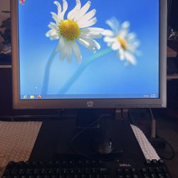 Windows 8 computer setup. Includes a 15” lcd flat screen monitor, keyboard and mouse.