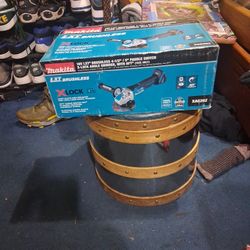 Makita 18v 4 1/2-5in Paddle Switch