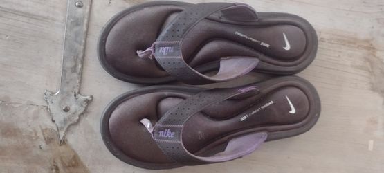 Women Nike flip flops