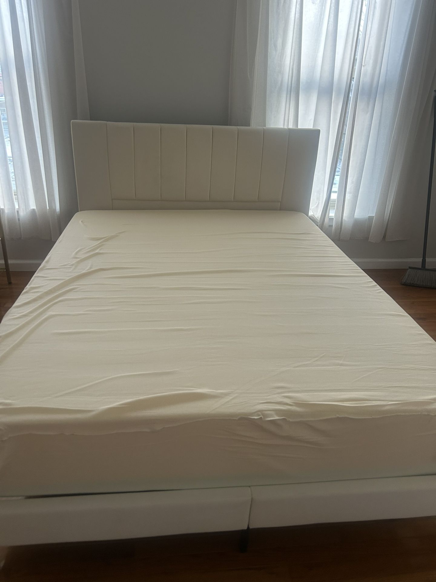 Queen sized Bed And Mattress