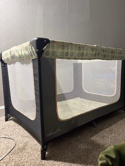 Baby/toddler playpen