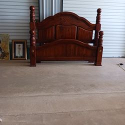 Vintage Solid Wood Queen Size Bed Frame And 2 Nightstands