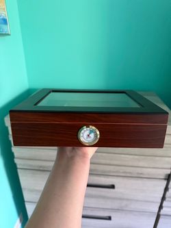 Cigar humidor