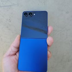 Samsung Galaxy Z Flip 7 Factory Unlocked