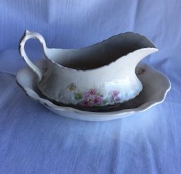 Homer Laughlin Virginia Rose Gravy Boat with Underplate