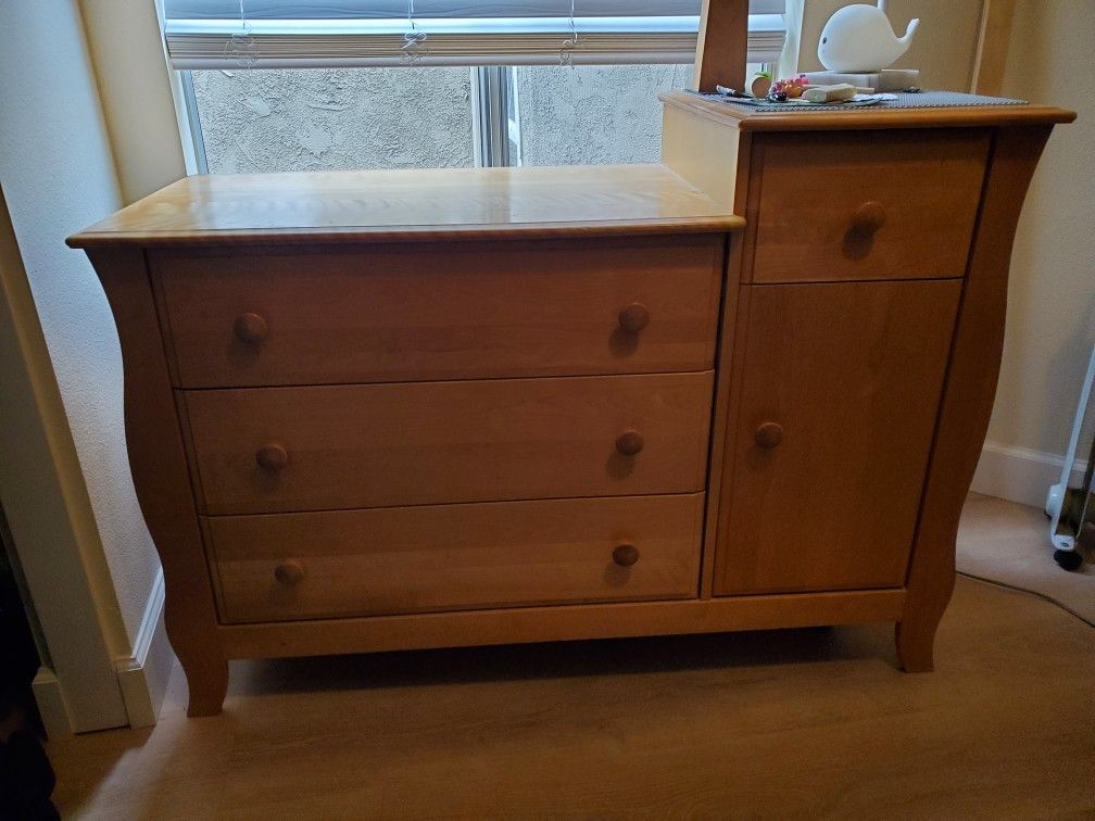4 Drawer Dresser/Changing Table Solid Wood