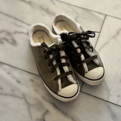 Women’s Shoes Converse Size 8