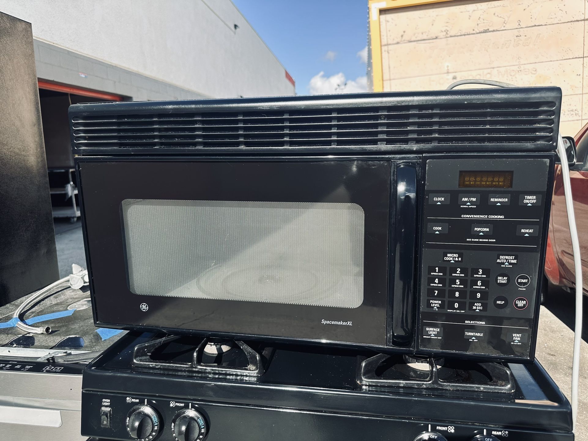 Microwave Black Works Great! Delivery Available W/warranty