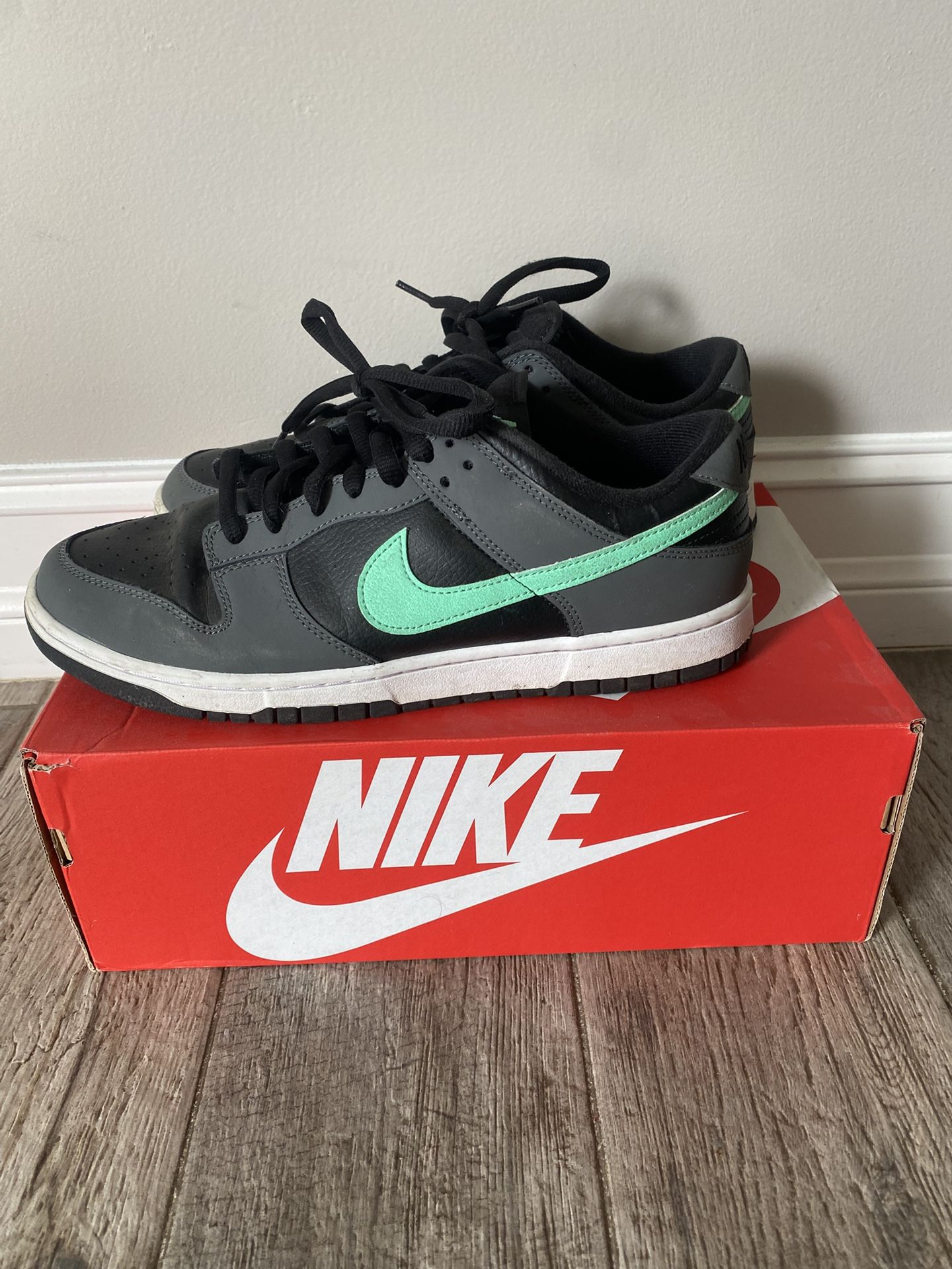 Nike Dunk Low Green Glow
