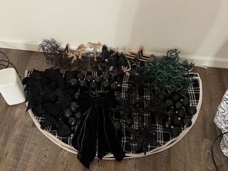 We have black Christmas ornaments
