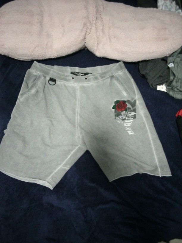 2XL Shorts. Grey With Red Rose