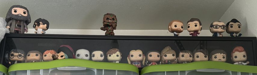 Funko Pop Figurines Plus Glass Case
