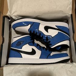 Air Jordan 1 Mid SE Signal Blue