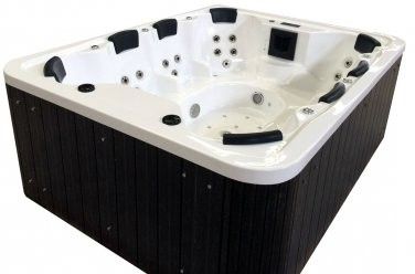 HUGE 8 Person Outdoor Hot Tub SPA with Insulated Cover + Stairs Bluetooth Sound System USB Ozone