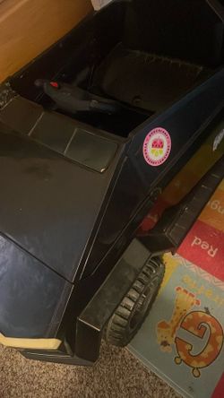 Tesla Truck (needs Charger)