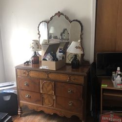 Free antique furniture