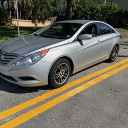 2011 Hyundai Sonata - Reliable Daily Driver 175k Miles