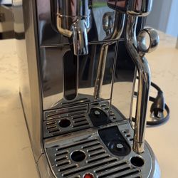 Nespresso Creatista Plus - Barely Used