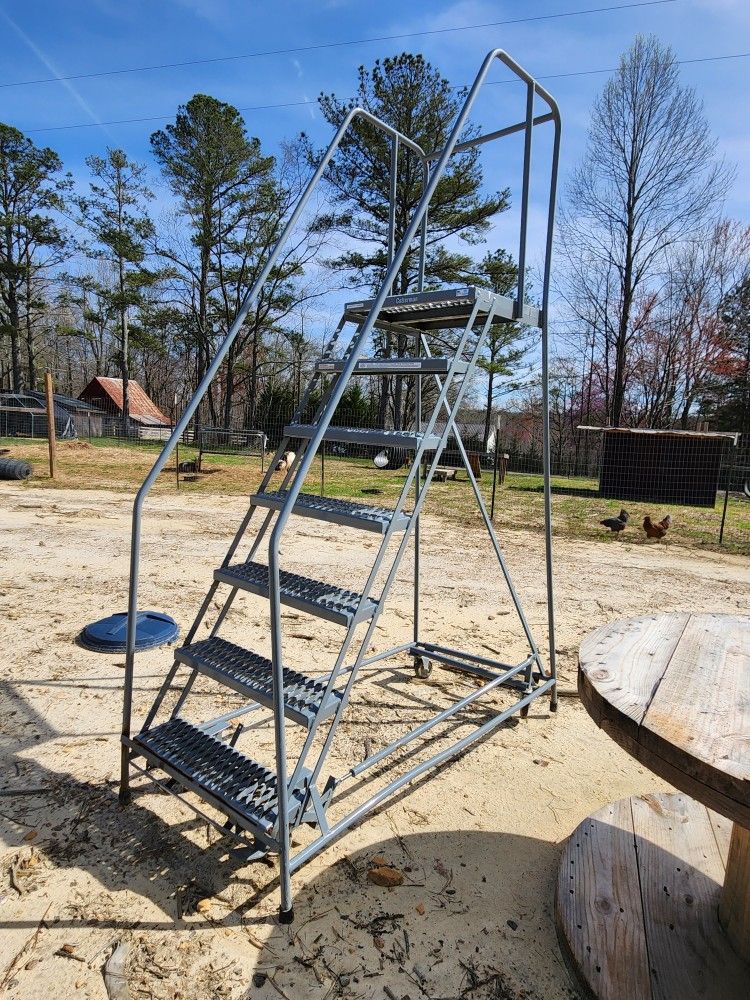 Garage Warehouse Rolling Safety Stairs / Ladder