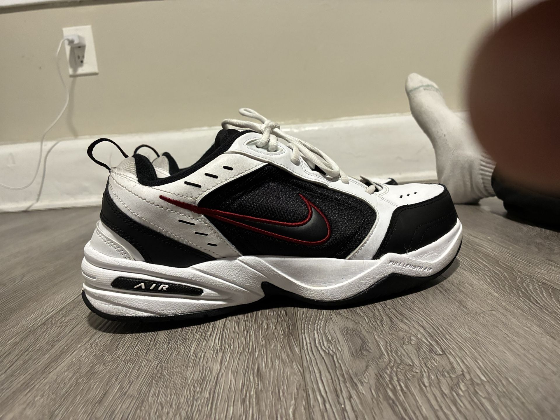 Air Monarch Size 10