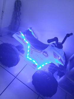 KID TRAX LIGHT UP RIDE ON  KIDS QUAD ** LIKE NEW**