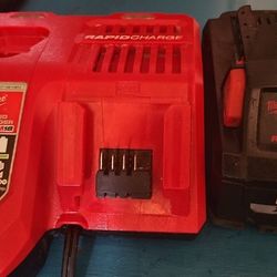 Milwaukee M18 Red Lithium High Output XC8.0 Battery With Dual M12/M18 Rapid Charger