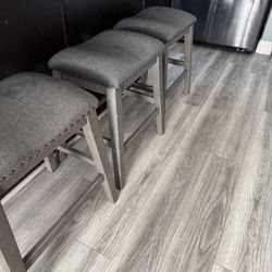 Set Of 3 Stools 