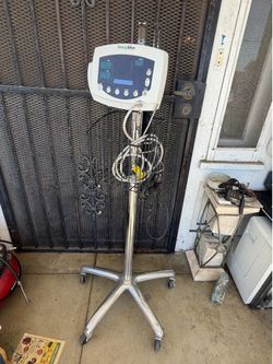 Working Welch Allyn blood pressure machine