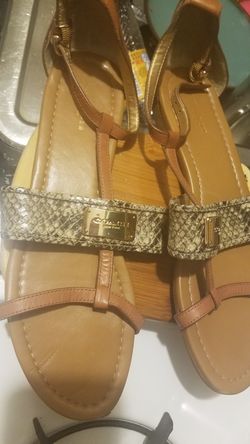 sz9b coach sandals mint nvr used pet smke free
