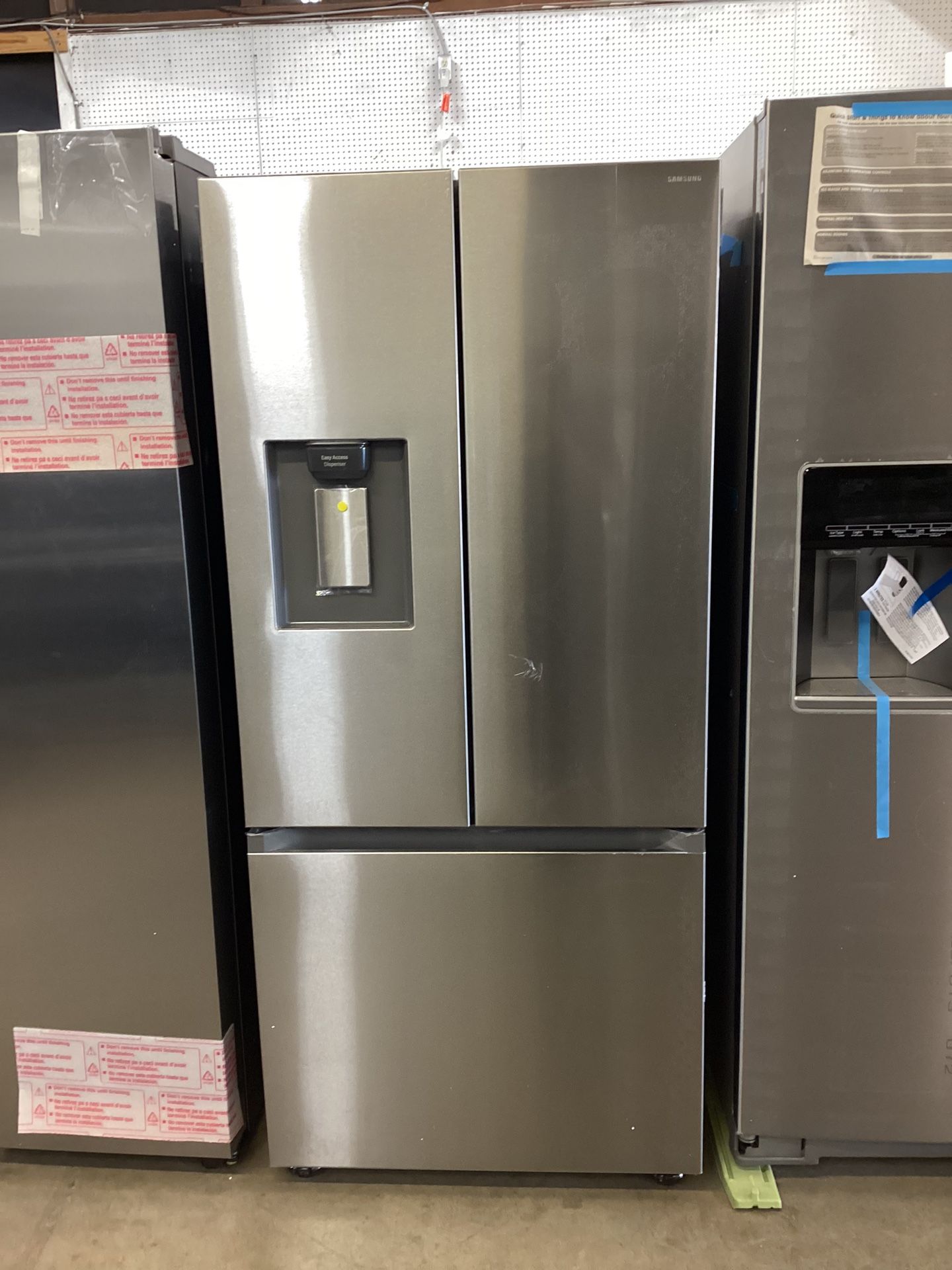 Samsung French Door Refrigerator With Water Dispenser With Ice Maker